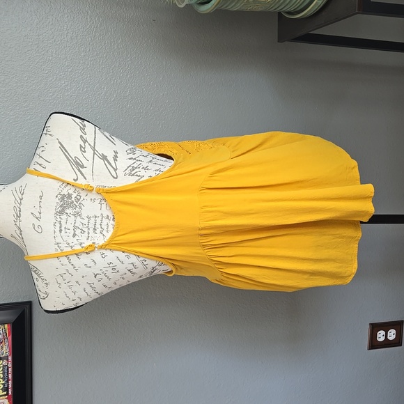 TOP - Picture 2 of 4